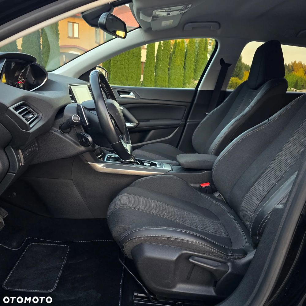 Peugeot 308 PureTech 130 GPF EAT8 Stop & Start Active Business-Paket - 20