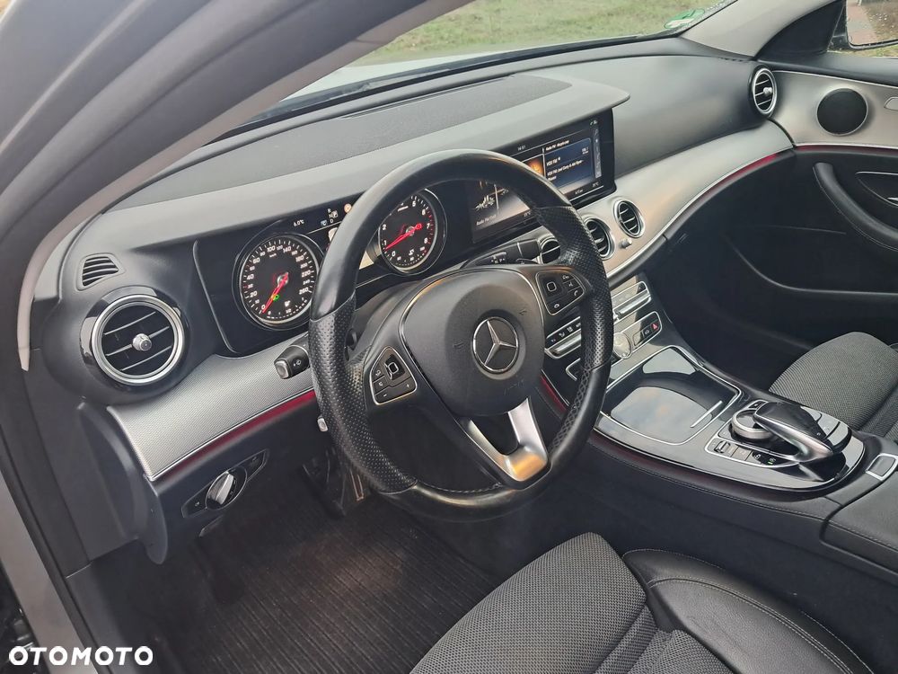 Mercedes-Benz Klasa E 200 9G-TRONIC - 22