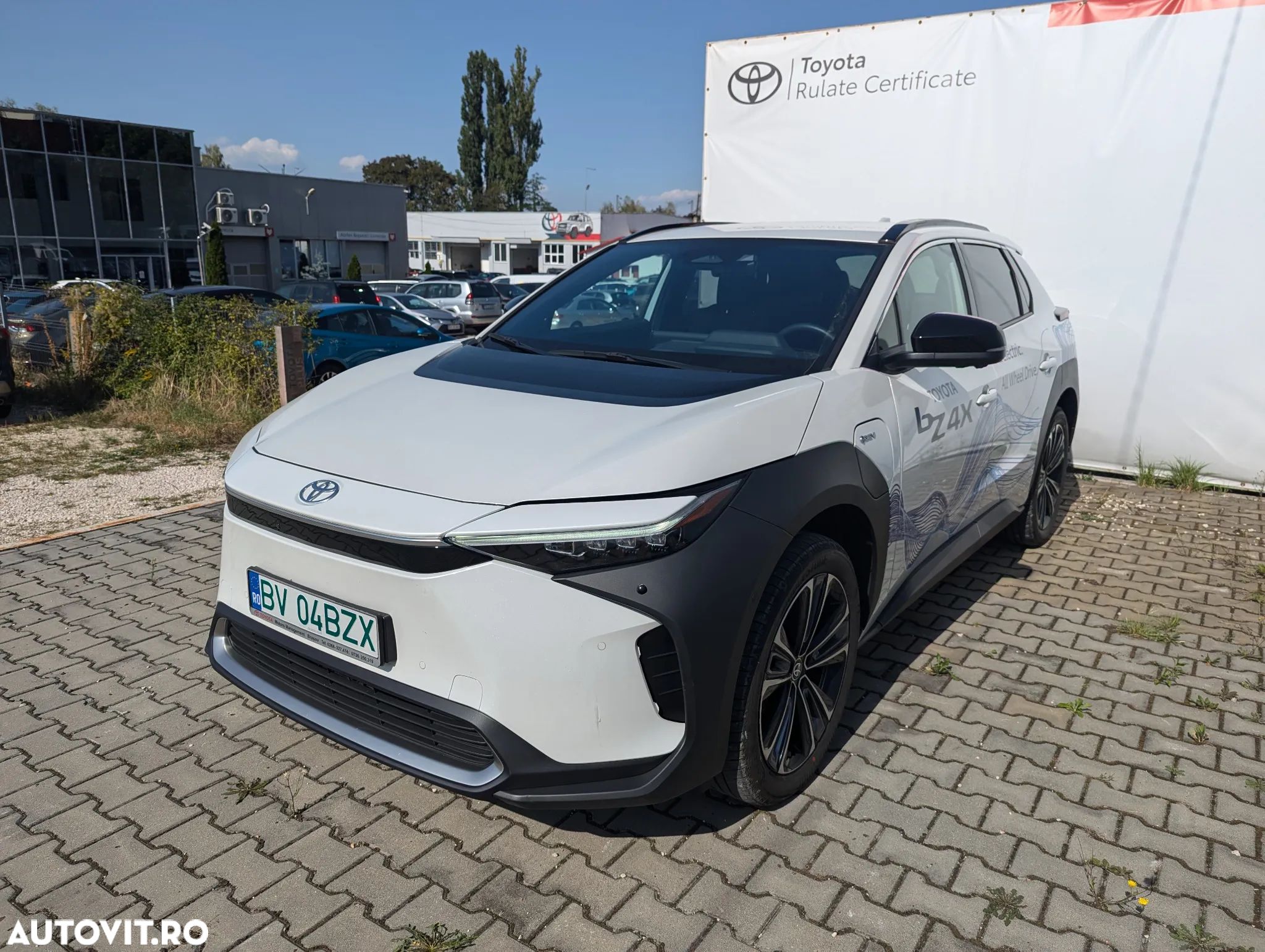 Toyota BZ4X 160 KW AWD (4x4) Luxury - 1