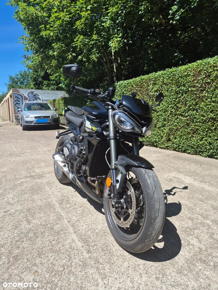 Triumph Street Triple - 7