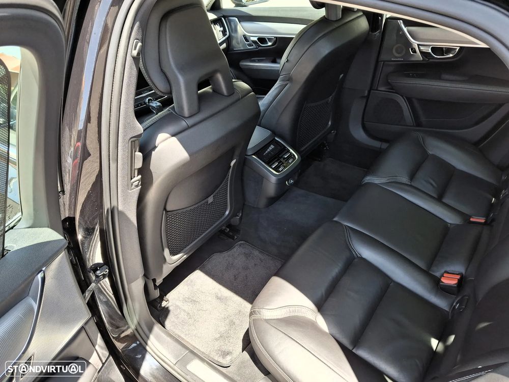 Volvo S90 D5 AWD Geartronic Momentum Pro - 9