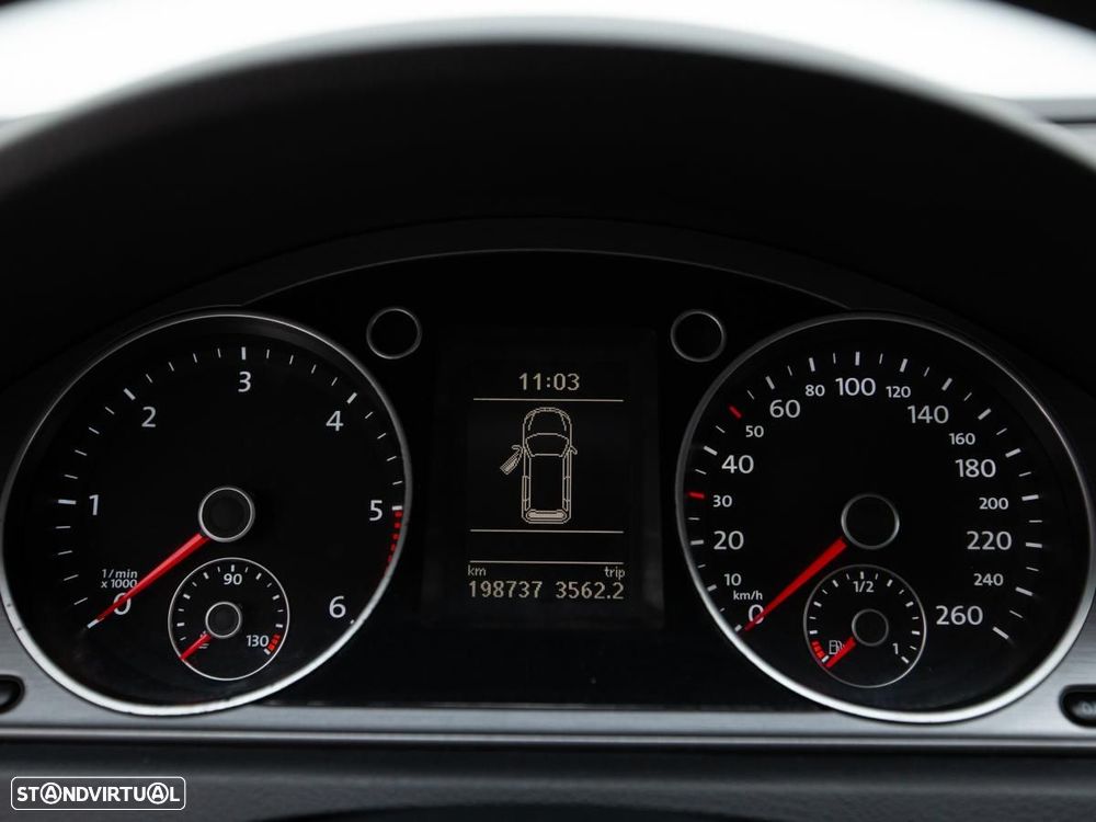 VW Passat Variant - 20