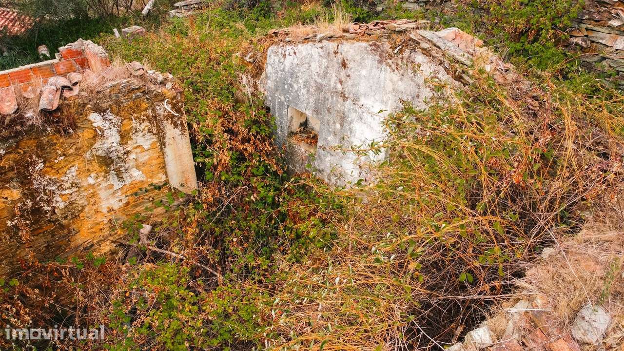 Moradia para Restaurar T3 Venda em Almaceda,Castelo Branco - Grande imagem: 4/48