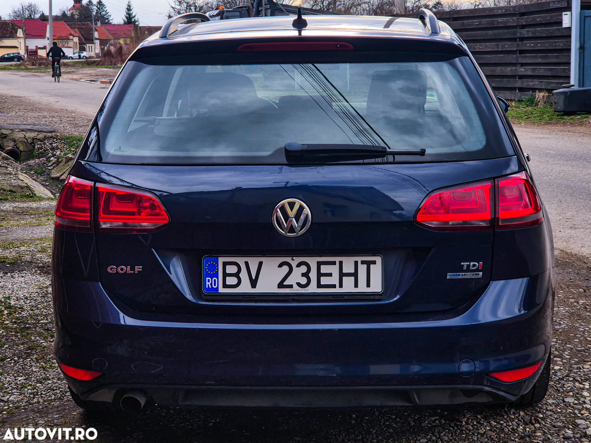 Volkswagen Golf 1.6 TDI DPF DSG BlueMotion Technology Trendline - 23