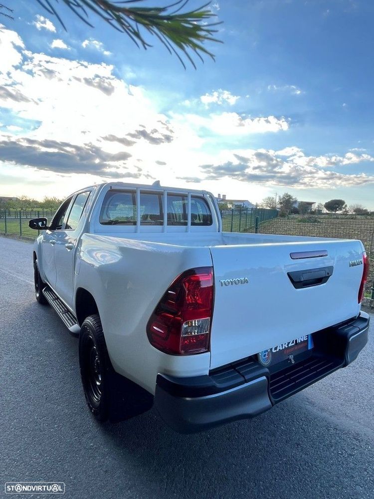 Toyota Hilux 2.4 D-4D 4WD CD CH Aut. - 14