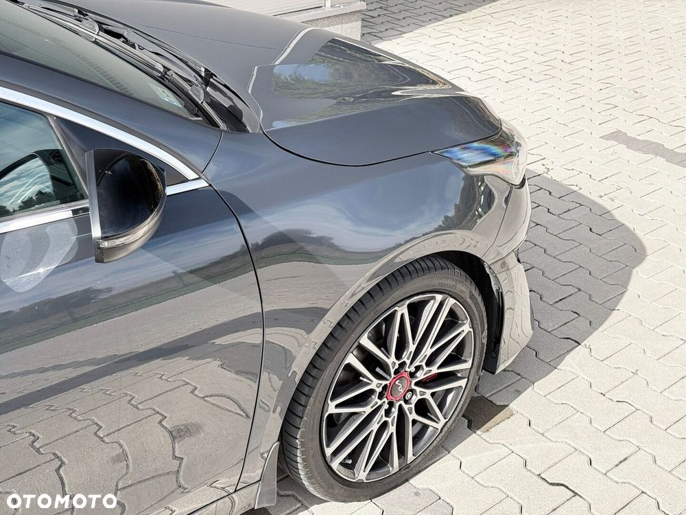 Kia ProCeed 1.6 T-GDI GT DCT - 11