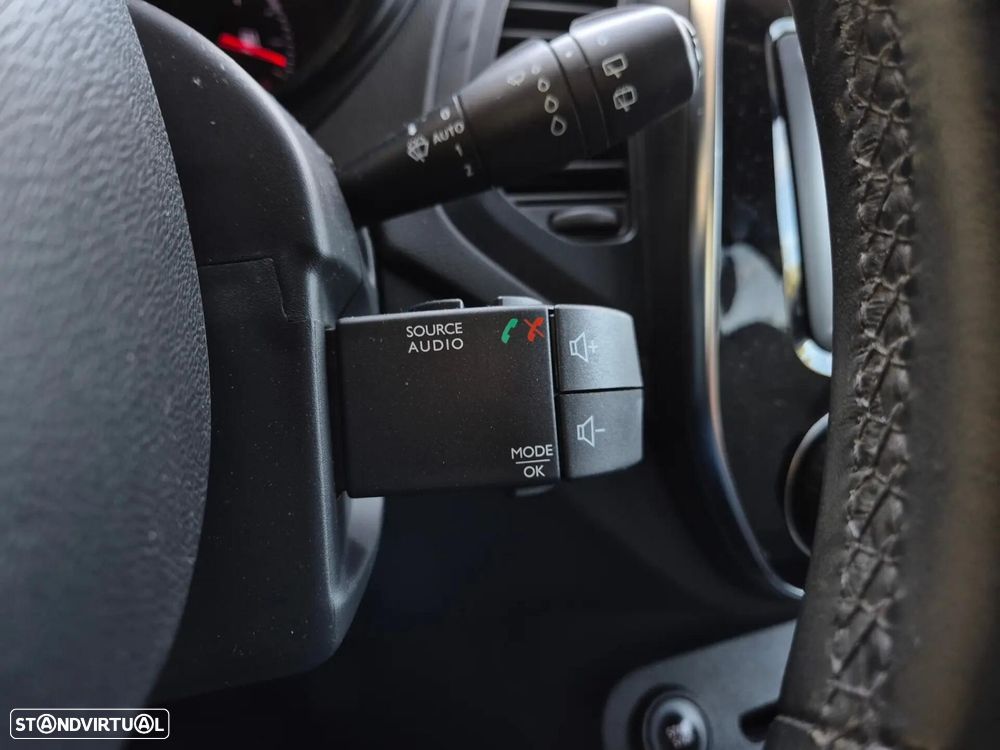 Renault Captur 0.9 TCE Exclusive - 23