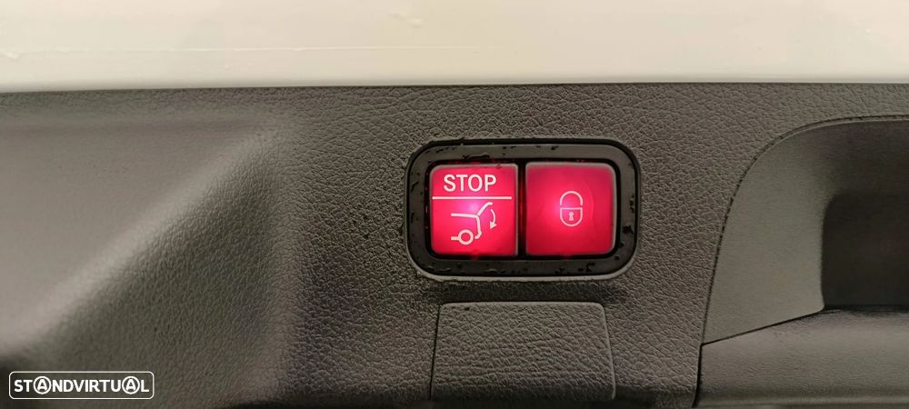 Mercedes-Benz CLA 200 d Shooting Brake AMG Line Aut. - 32