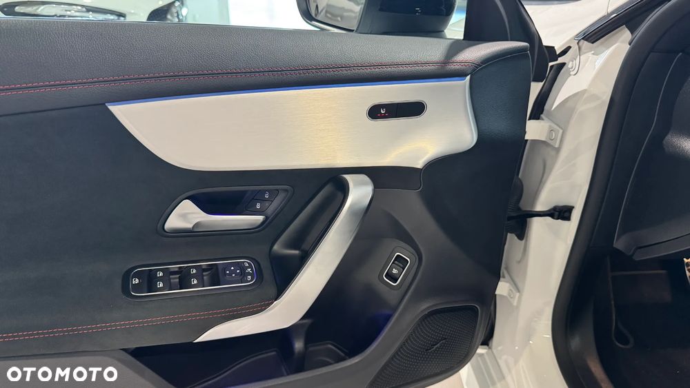 Mercedes-Benz CLA 200 AMG Line 7G-DCT - 13