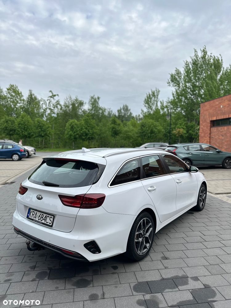 Kia Ceed 1.6 CRDi Eco-Dynamics+ (48V Mild-Hybrid) DCT7 Vision - 14