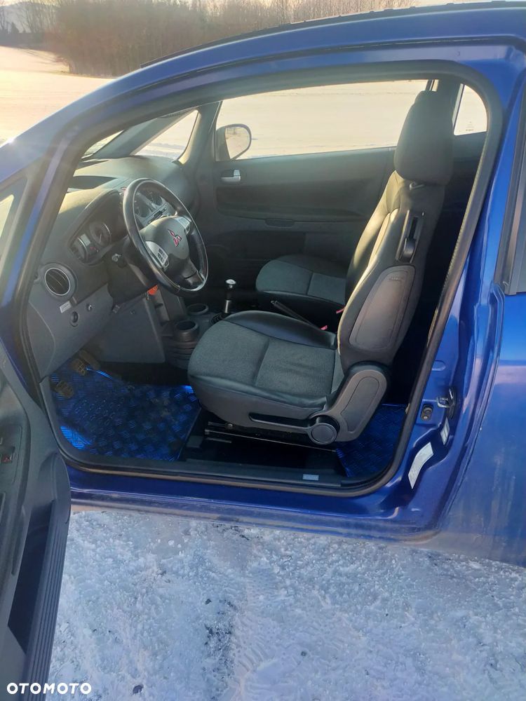 Mitsubishi Colt - 15