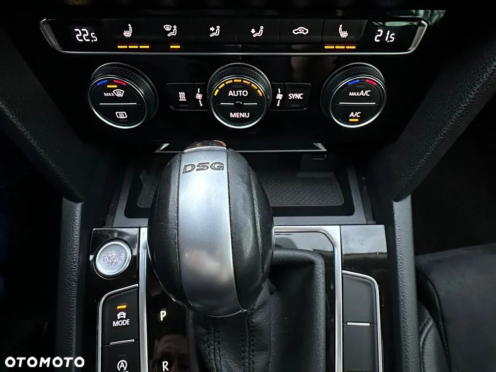 Volkswagen Passat Variant 2.0 TDI SCR DSG Highline - 34