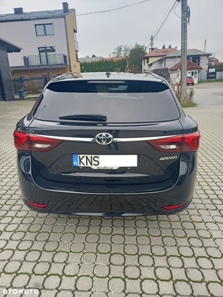 Toyota Avensis - 17