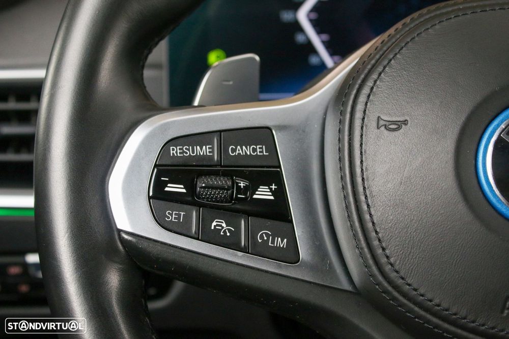 BMW 330 e Pack Desportivo M Auto - 36
