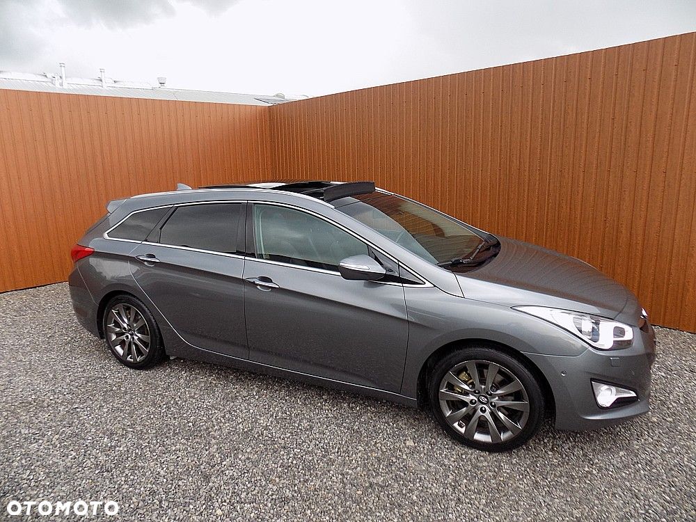 Hyundai i40 i40cw 1.7 CRDi Automatik Fifa World Cup Edition Gold - 36