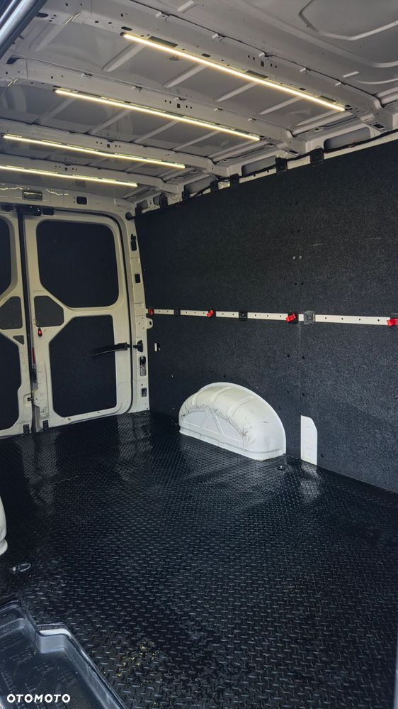 Volkswagen Crafter - 8