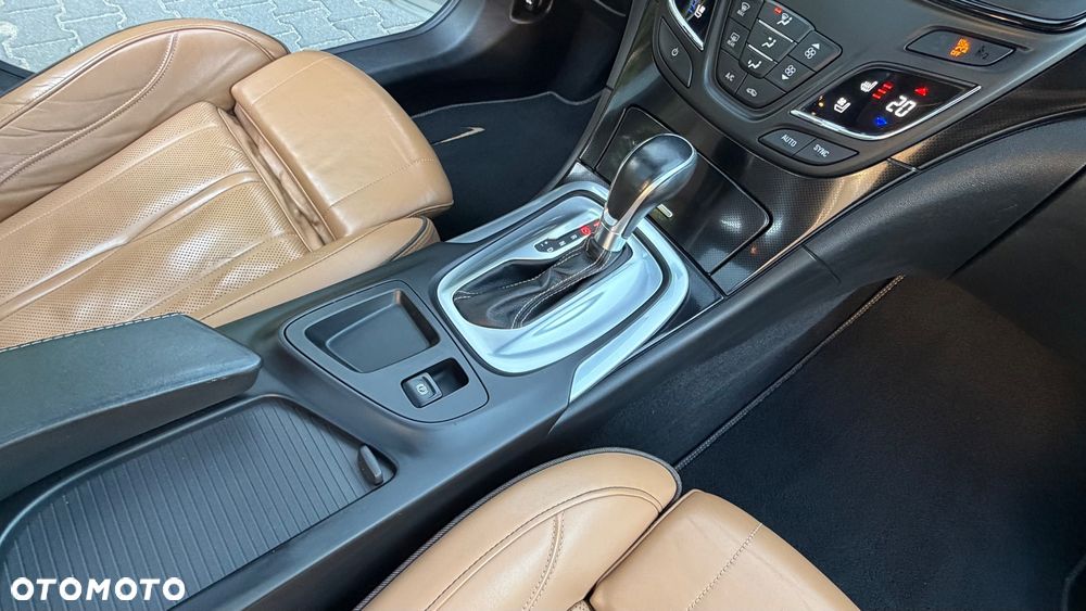 Opel Insignia - 32
