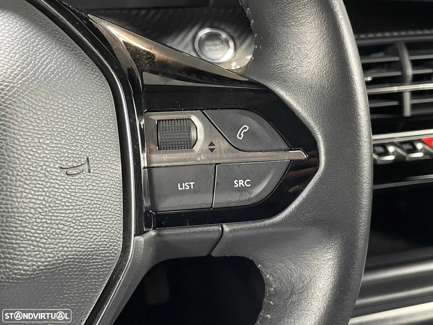 Peugeot 2008 1.2 PureTech Allure - 11