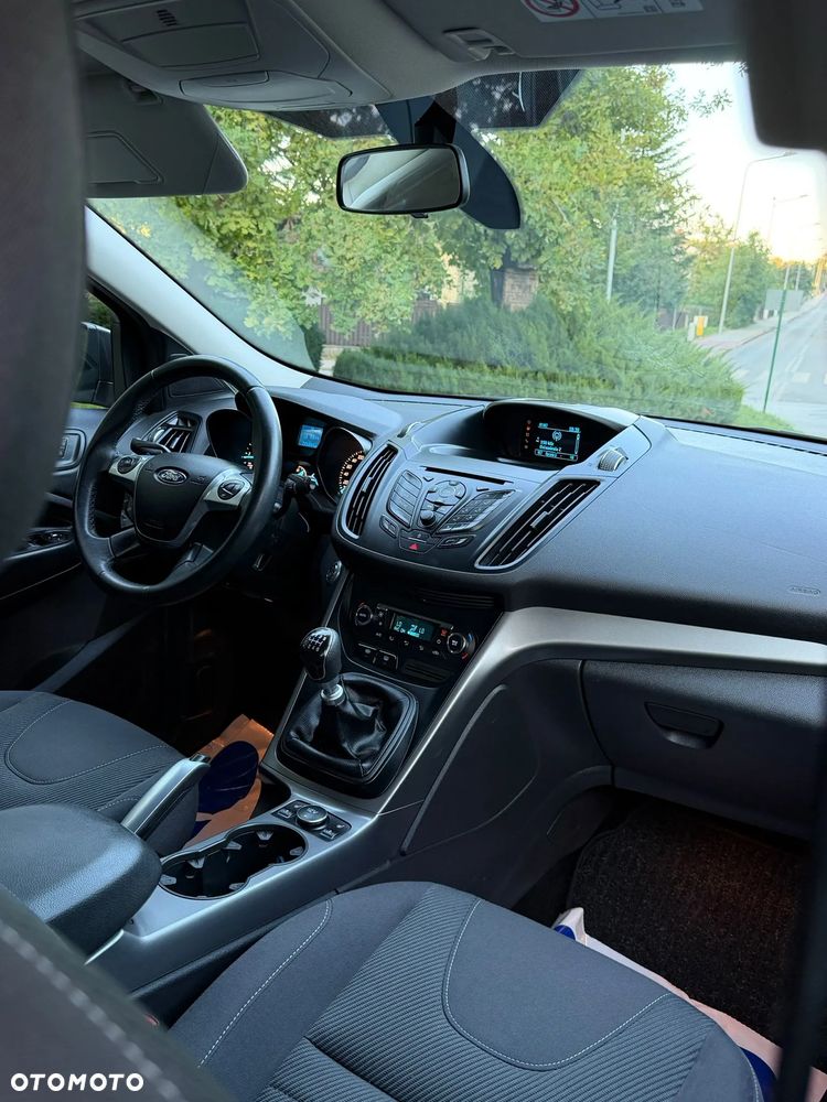 Ford Kuga - 27