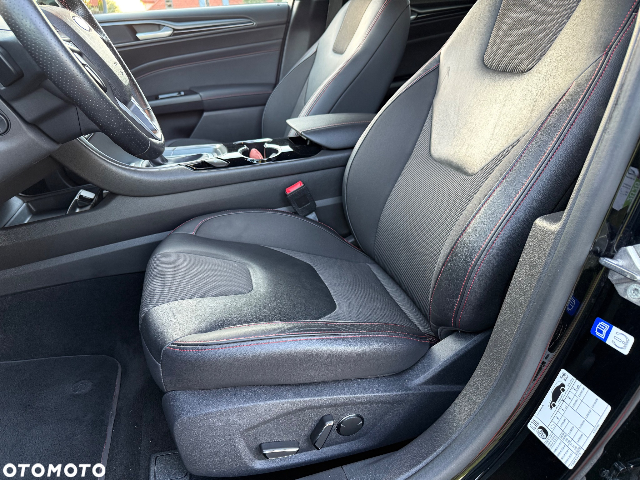 Ford Mondeo 2.0 TDCi ST-Line PowerShift - 8