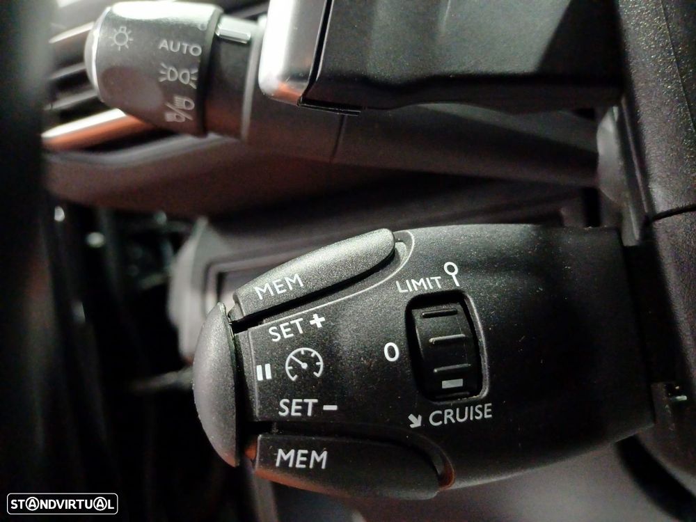 Peugeot 3008 1.6 Hybrid4 GT e-EAT8 - 18