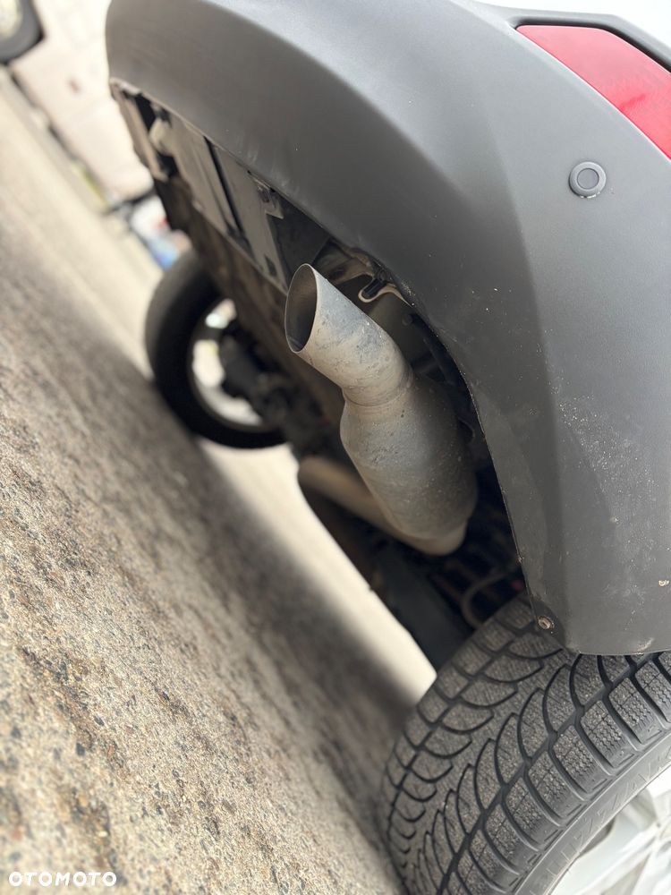 Toyota RAV4 2.2 D-4D Premium - 22