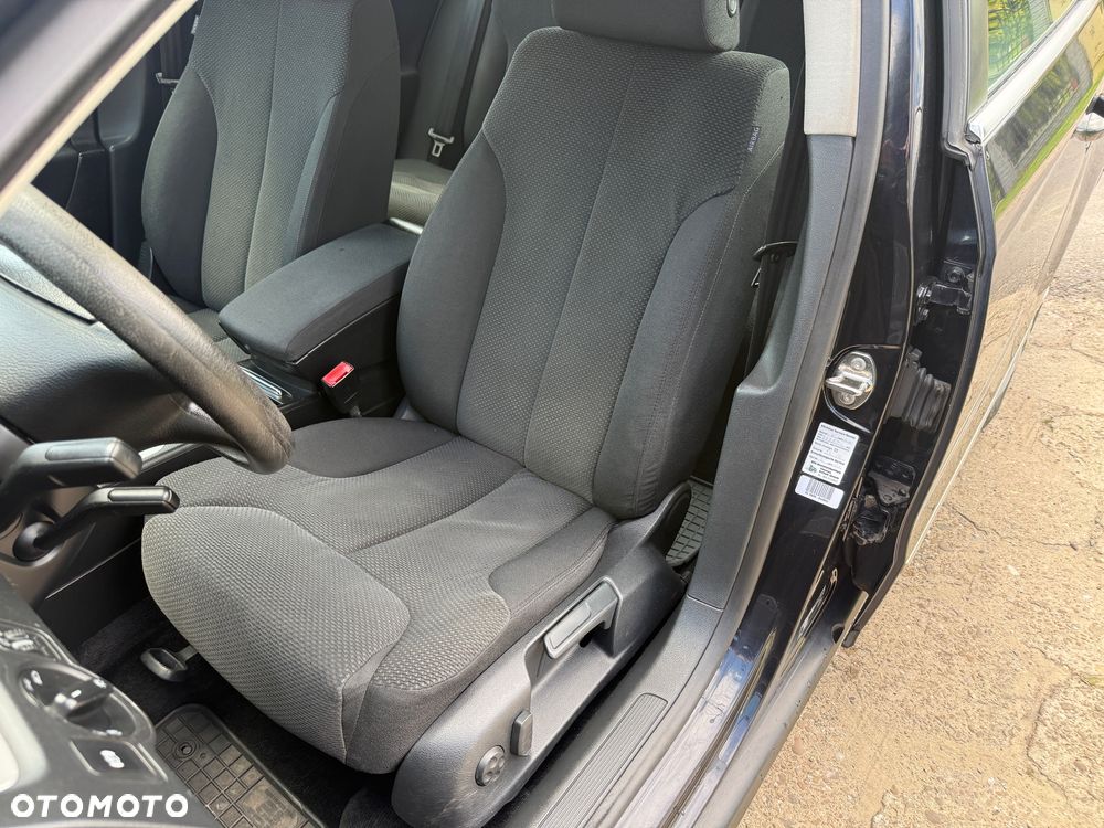 Volkswagen Passat 2.0 TDI Individual Chrom dunkel - 19