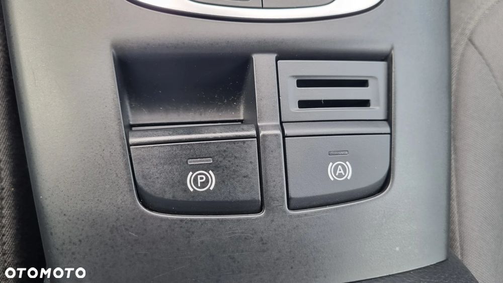 Audi A3 3-drzwiowe 1.6 TDI Attraction - 8
