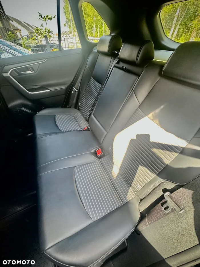 Toyota RAV4 - 9