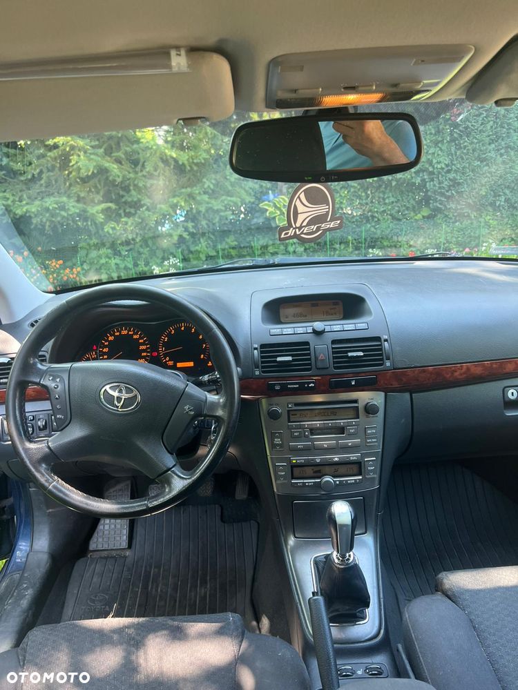 Toyota Avensis 1.8 VVT-i Sol - 11