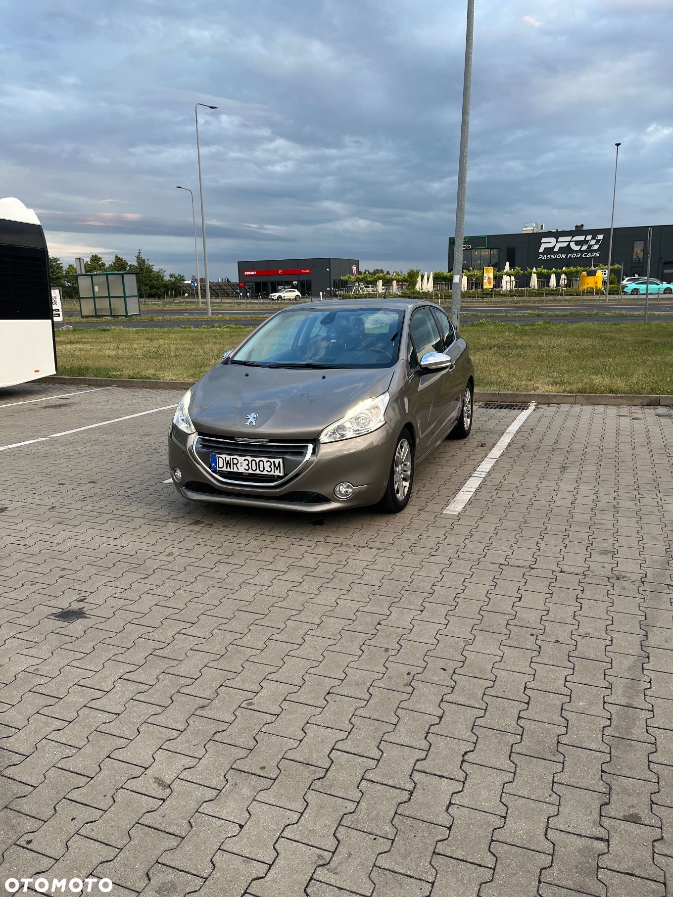 Peugeot 208 1.6 VTi Allure - 1