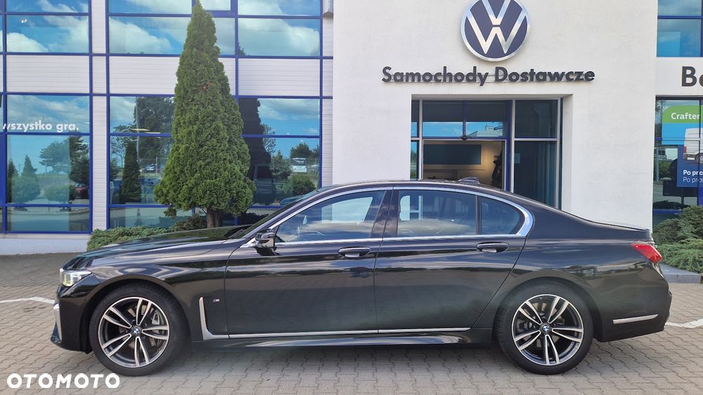 BMW Seria 7 730d xDrive mHEV - 28