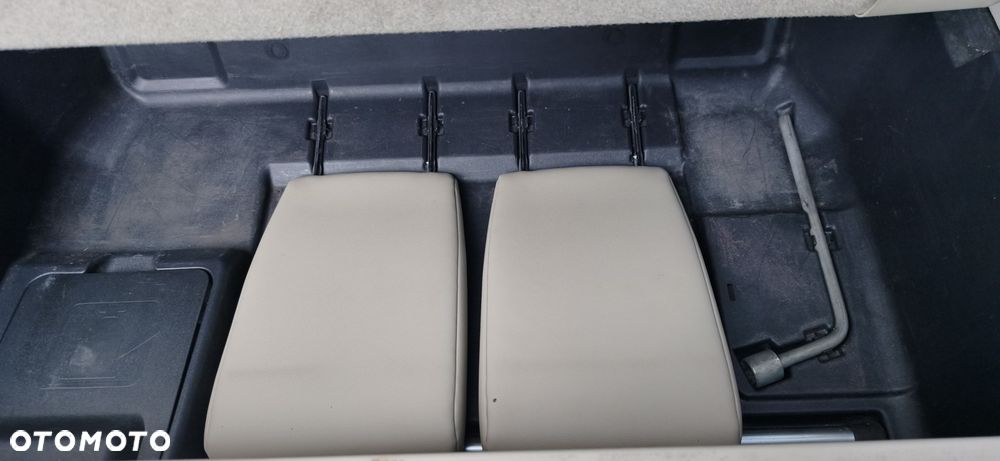 Mitsubishi Pajero - 30
