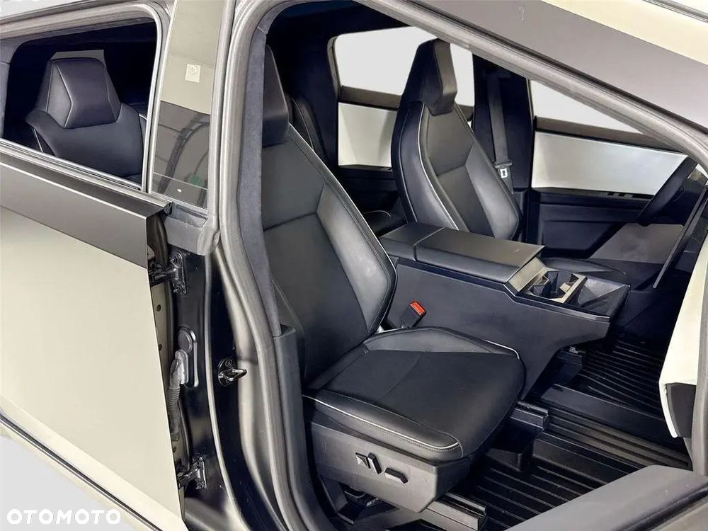 Tesla Cybertruck - 21