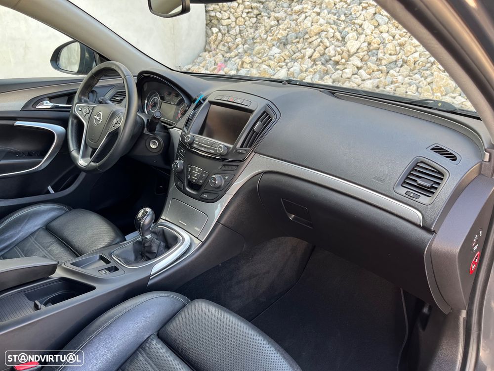 Opel Insignia 2.0 CDTI executive S/S - 32