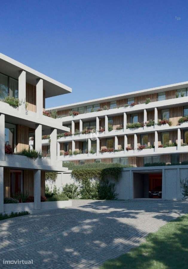 Apartamento T2 Porto c/varanda, garagem e arrecadação - Grande imagem: 2/11