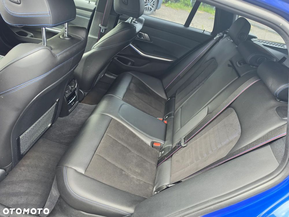 BMW Seria 3 320d xDrive M Sport Shadow sport - 12
