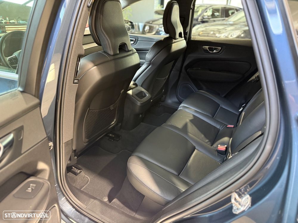 Volvo XC 40 2.0 D4 Inscription AWD - 24