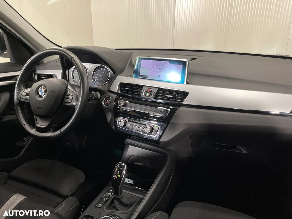 BMW X1 xDrive20i AT - 9
