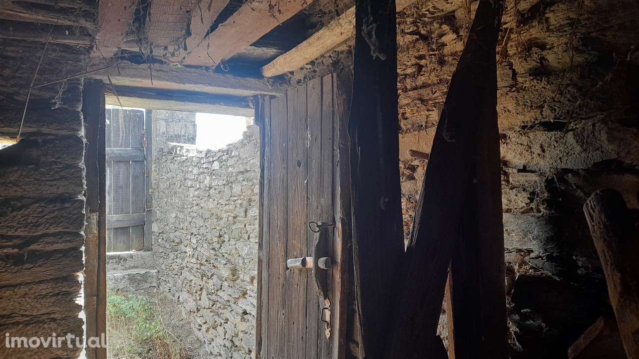 Moradia Rústica T0 Venda em Santo André das Tojeiras,Castelo Branco - Grande imagem: 4/23
