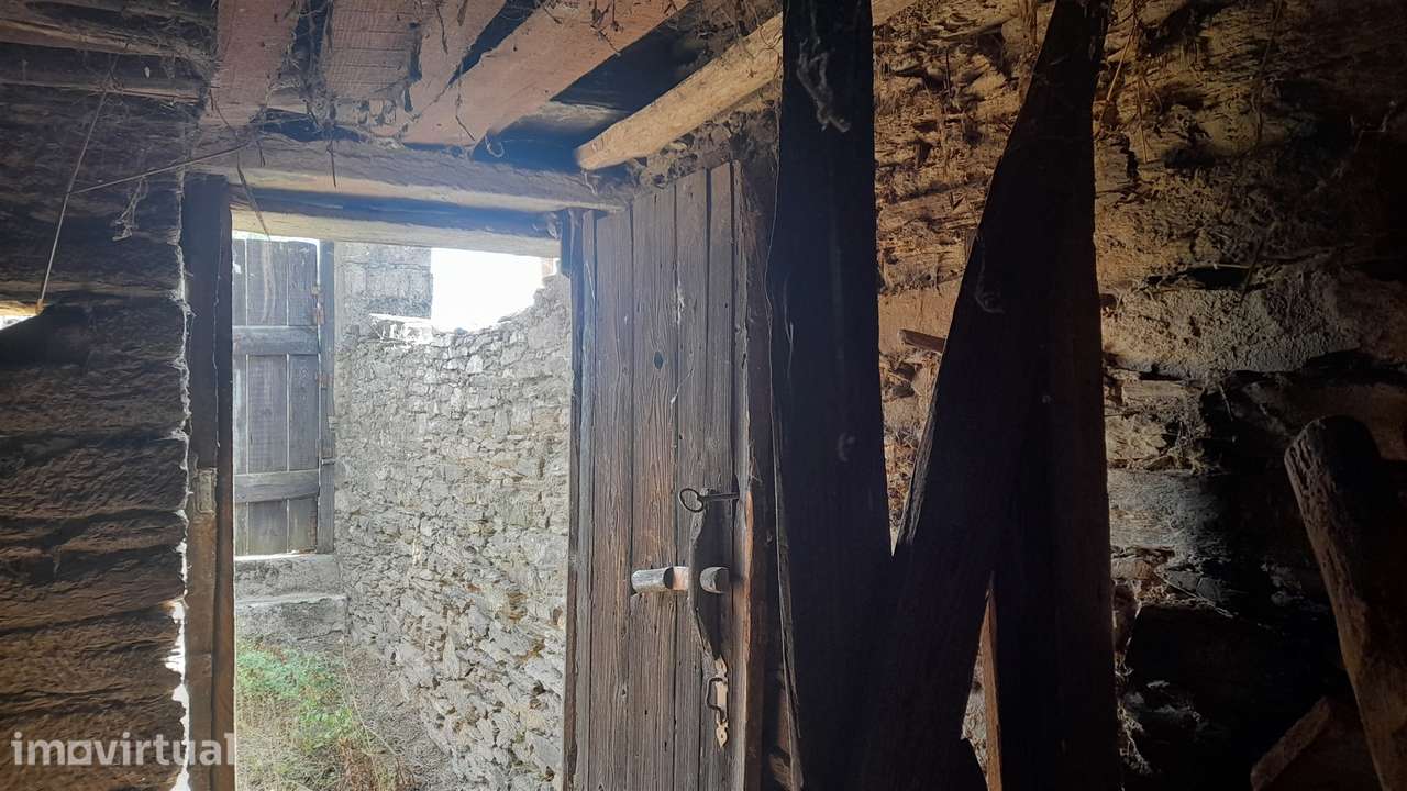 Moradia Rústica T0 Venda em Santo André das Tojeiras,Castelo Branco - Grande imagem: 4/23