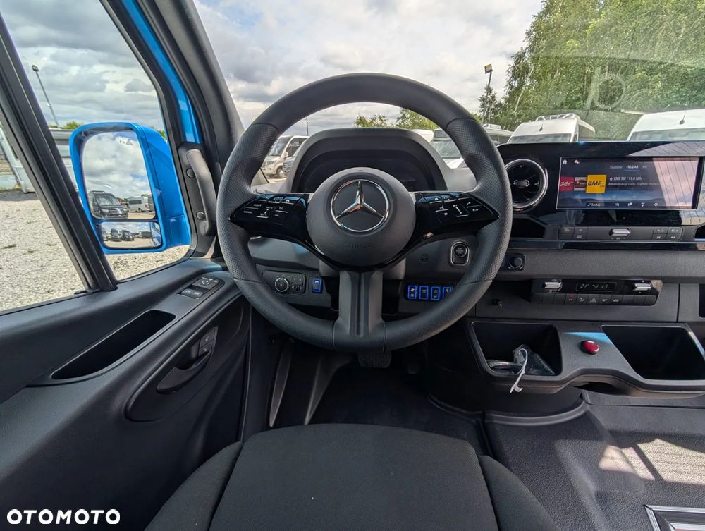 Mercedes-Benz Sprinter 517 - 17