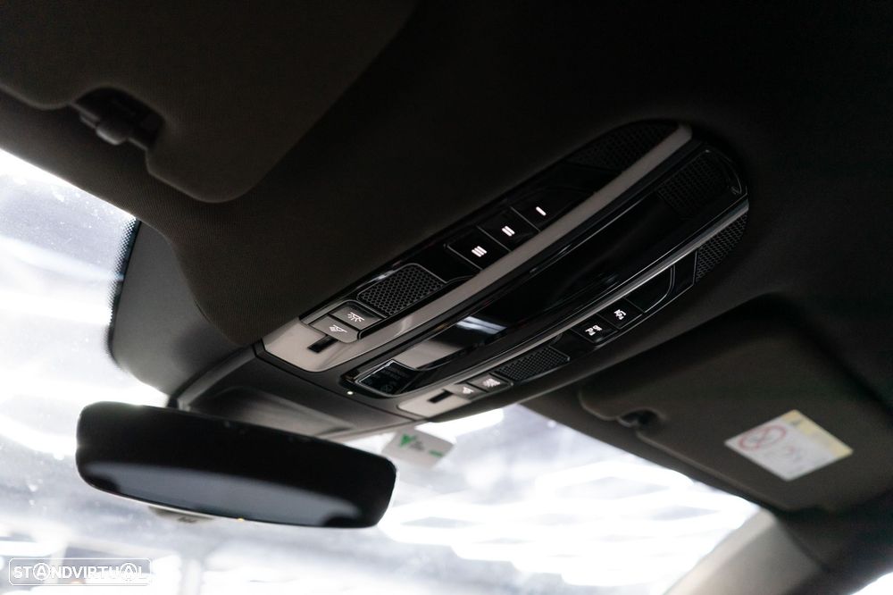 Porsche Panamera Sport Turismo 4 E-Hybrid - 44