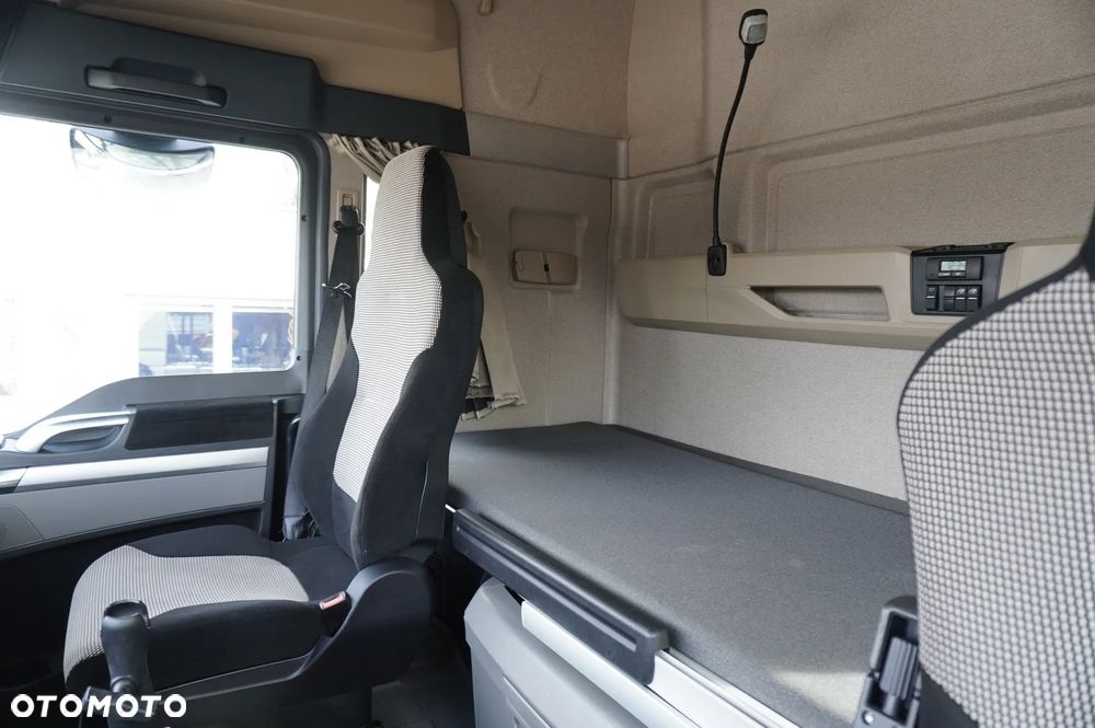 MAN TGX 35.580 8x4-4 / rama 830 cm / oś skrętna / 260 tys. km - 17