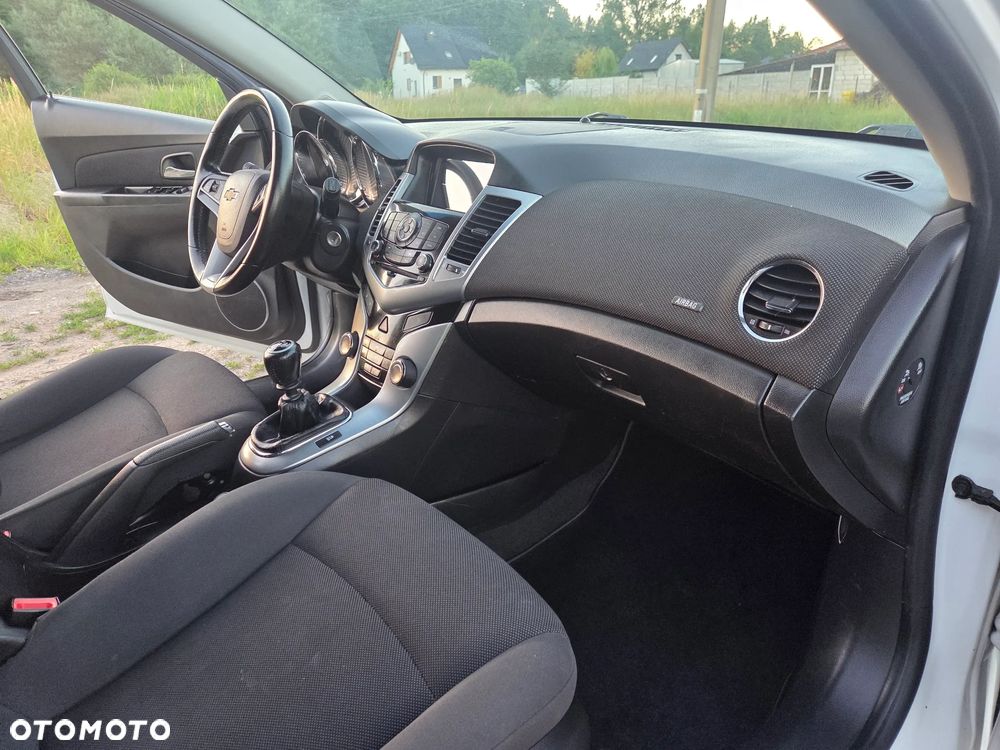 Chevrolet Cruze 1.8 LTZ+ - 12