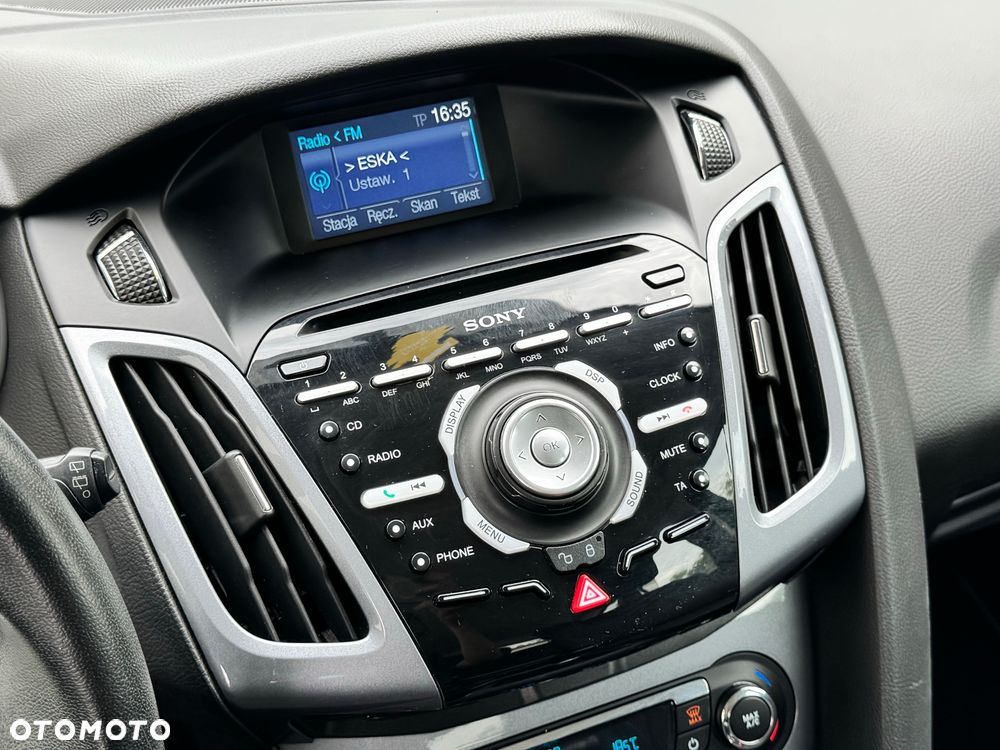 Ford Focus 1.6 EcoBoost Titanium - 26