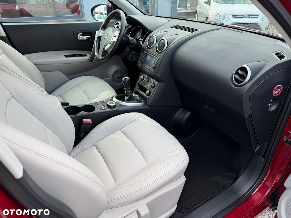 Nissan Qashqai 2.0 dCi 4 x 4 DPF tekna - 9
