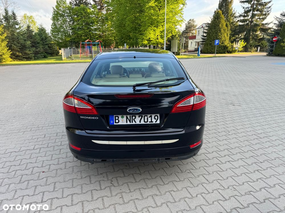 Ford Mondeo 2.0 Ghia X100 / X - 8