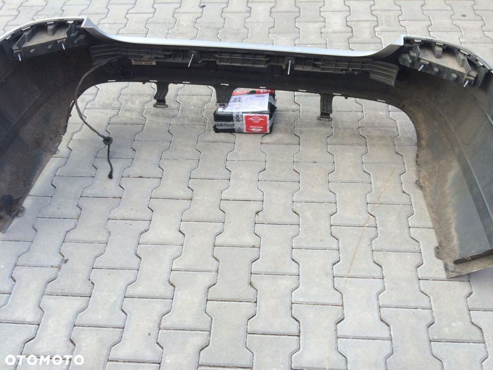 mercedes 212 zderzak tyl avangarde - 2