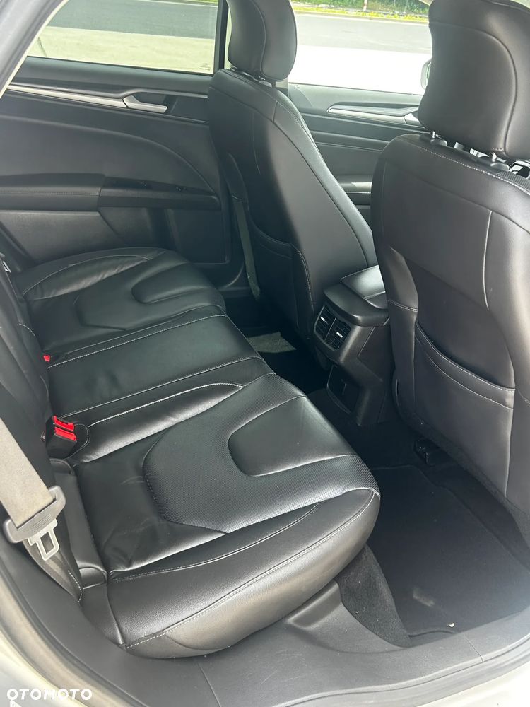 Ford Mondeo 2.0 TDCi Titanium PowerShift - 23